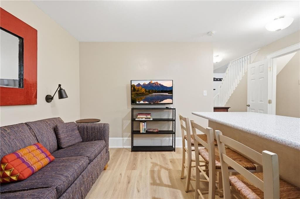 1 bedroom, 2 bathroom, 3,152 sq ft apartment for rent at 826 Mentelle Drive, Atlanta, GA 30308 for $1,975 a month — photo 7