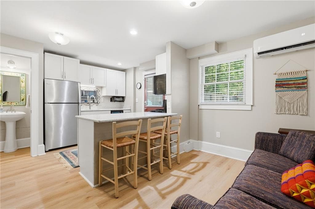 1 bedroom, 2 bathroom, 3,152 sq ft apartment for rent at 826 Mentelle Drive, Atlanta, GA 30308 for $1,975 a month — photo 9
