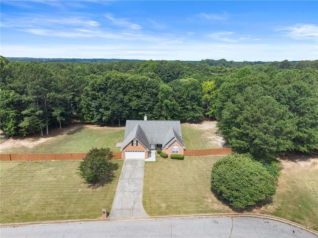 4 bedroom, 2 bathroom, 2,608 sq ft single family residence for sale at 4011 Lafayette Way, Loganville, GA 30052