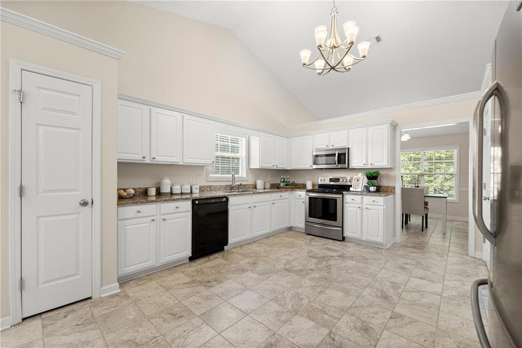 4 bedroom, 2 bathroom, 2,608 sq ft single family residence for sale at 4011 Lafayette Way, Loganville, GA 30052 — photo 3