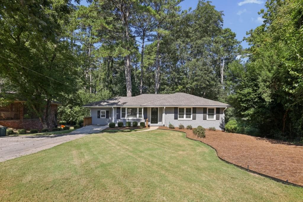 4 bedroom, 3 bathroom, 2,000 sq ft single family residence for sale at 2900 Hollywood Drive, Decatur, GA 30033 — photo 7
