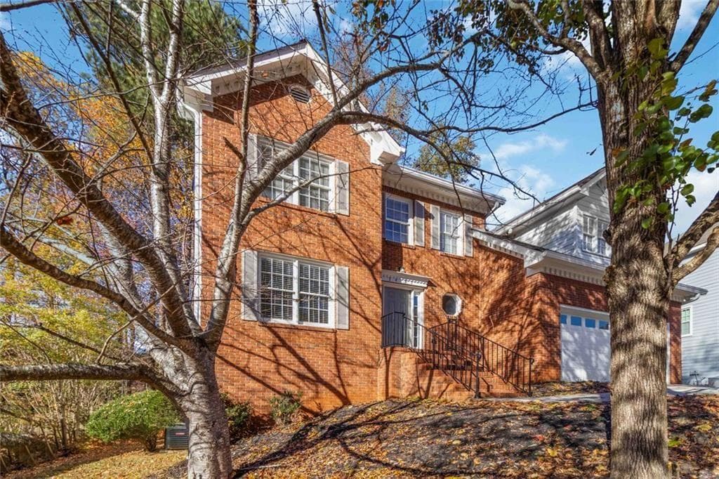4 bedroom, 3 bathroom, 3,340 sq ft single family residence under contract at 3477 Chinaberry Lane, Snellville, GA 30039 — photo 3