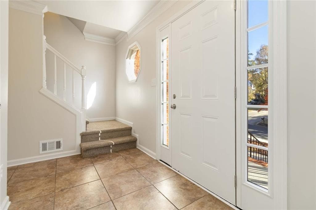 4 bedroom, 3 bathroom, 3,340 sq ft single family residence under contract at 3477 Chinaberry Lane, Snellville, GA 30039 — photo 5