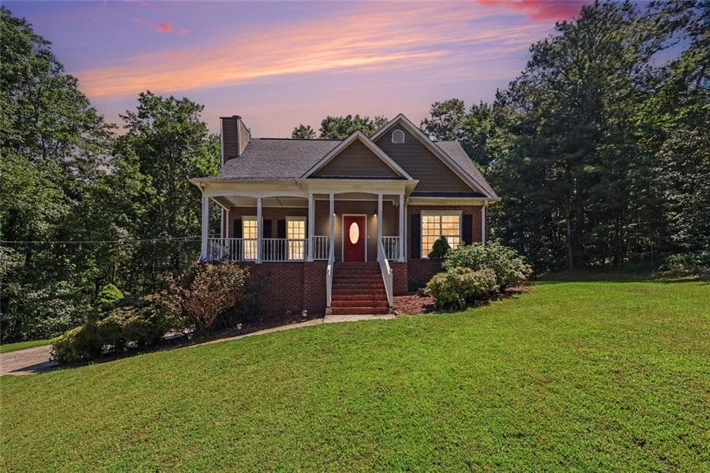 4 bedroom, 3 bathroom, 2,494 sq ft single family residence for sale at 5142 Spring Glen Court, Douglasville, GA 30135 — photo 2