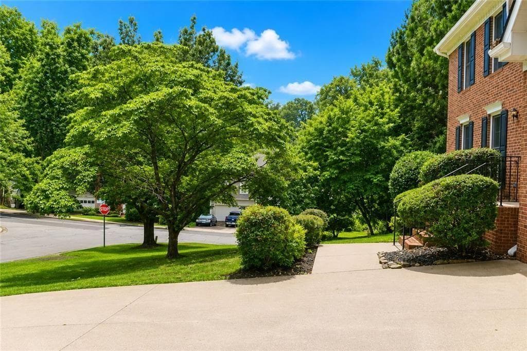 4 bedroom, 3 bathroom, 2,463 sq ft single family residence for sale at 3501 Eastpines Way, Snellville, GA 30039 — photo 7