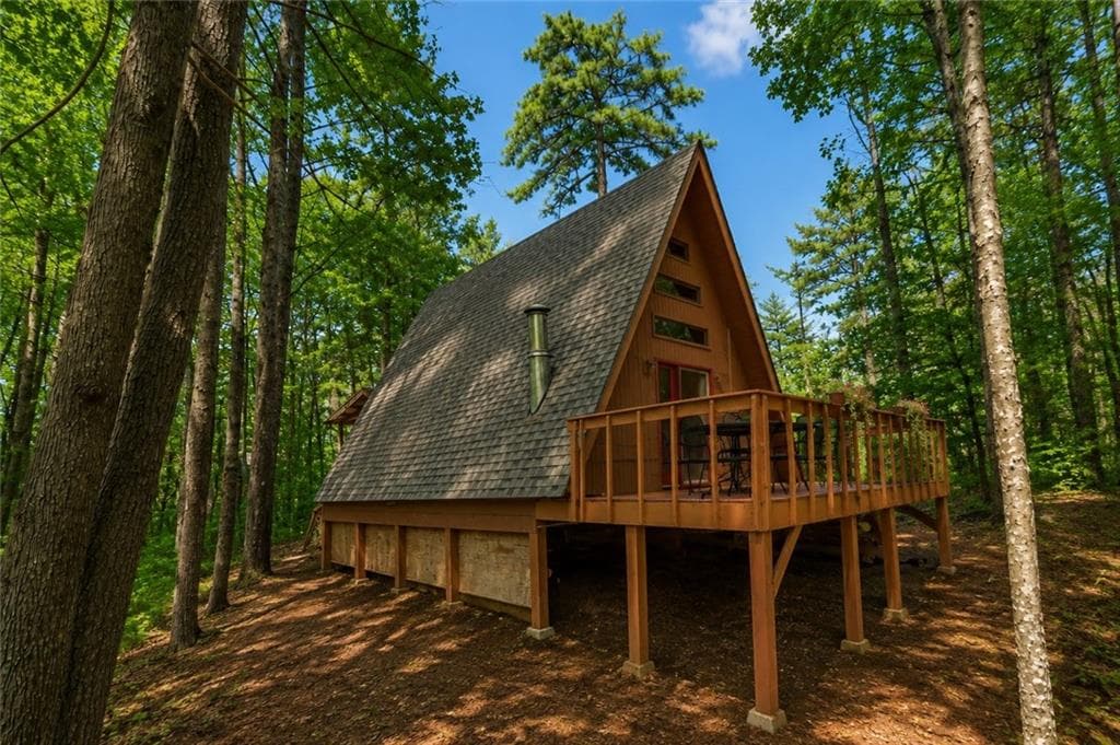 1 bedroom, 1 bathroom, 880 sq ft single family residence under contract at 11296 Old Ccc Camp Road, Chatsworth, GA 30705 — photo 5