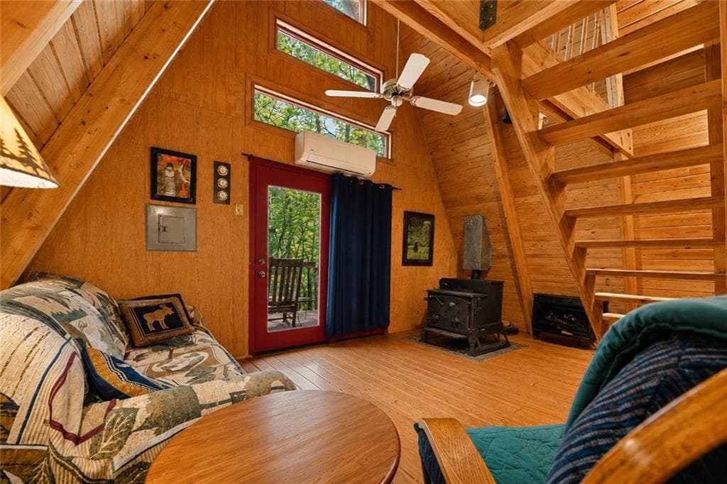1 bedroom, 1 bathroom, 880 sq ft single family residence under contract at 11296 Old Ccc Camp Road, Chatsworth, GA 30705 — photo 9