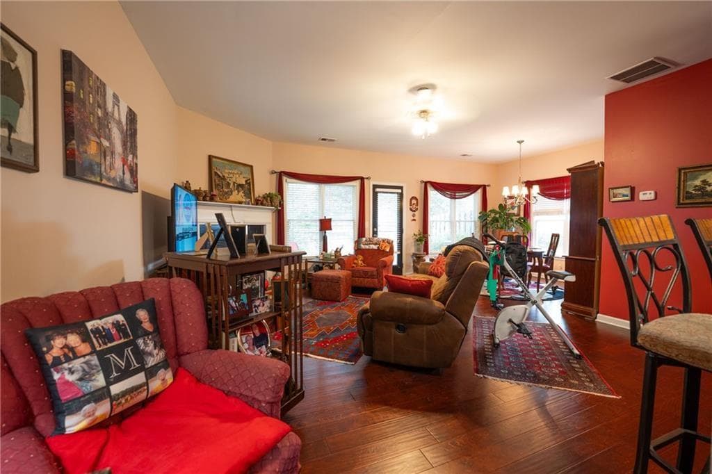 3 bedroom, 3 bathroom, 1,905 sq ft townhouse for sale at 1665 Oakbrook Lake Drive, Norcross, GA 30093 — photo 7