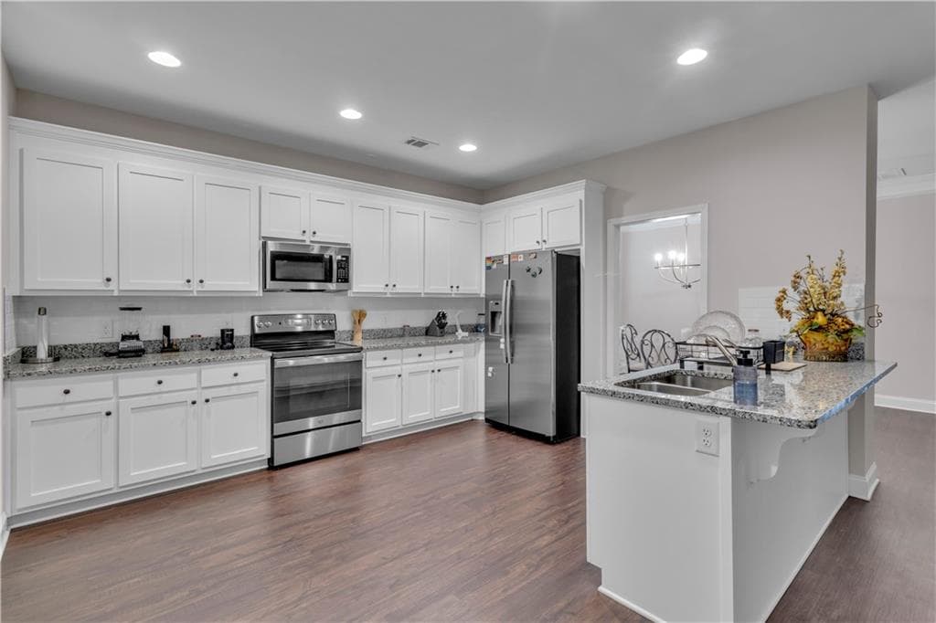 4 bedroom, 3 bathroom, 2,731 sq ft single family residence for sale at 200 Richmond Drive, Statham, GA 30666 — photo 6