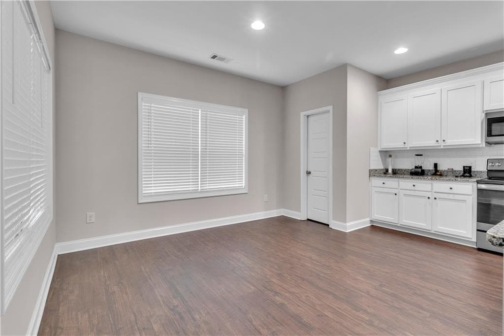 4 bedroom, 3 bathroom, 2,731 sq ft single family residence for sale at 200 Richmond Drive, Statham, GA 30666 — photo 7