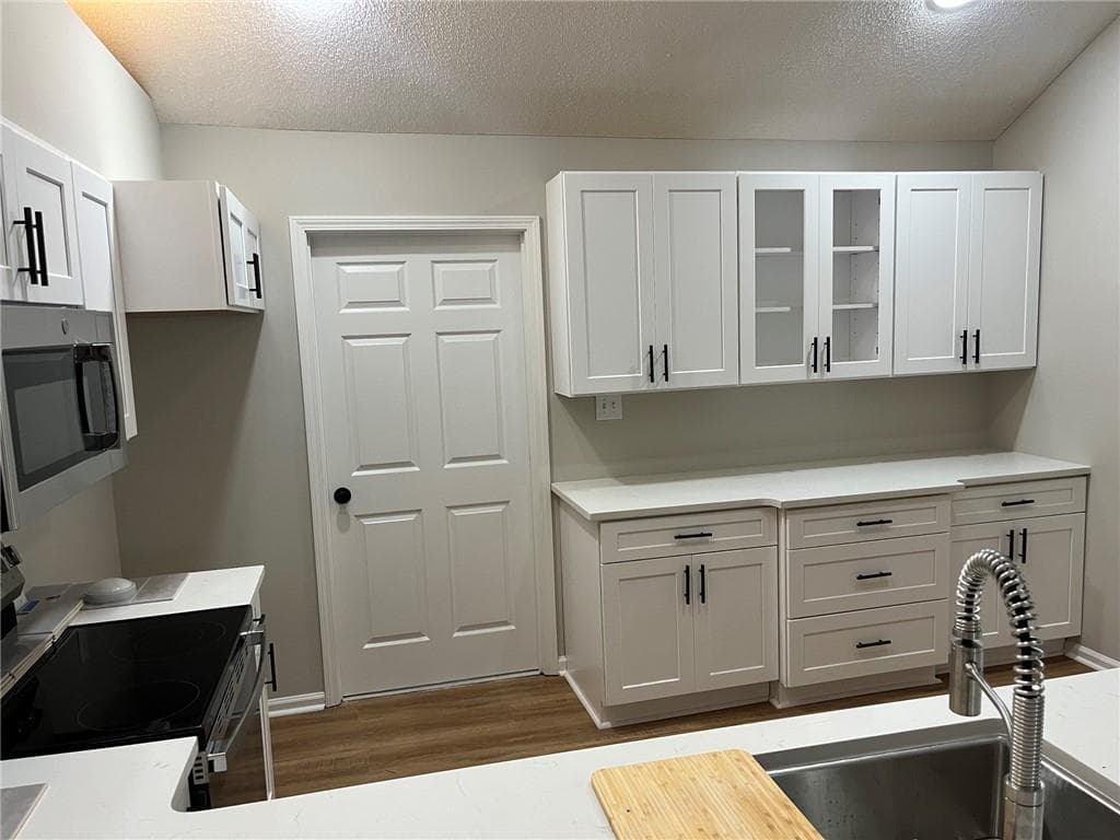 2 bedroom, 2 bathroom, 1,335 sq ft condominium for sale at 1923 Kolb Farm Circle, Marietta, GA 30008 — photo 3
