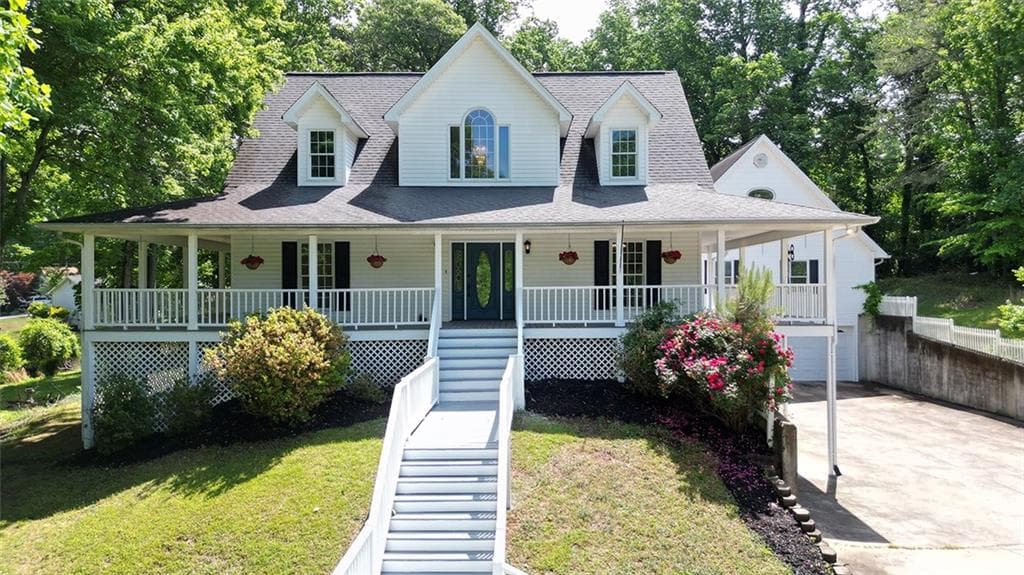 3 bedroom, 4 bathroom, 2,094 sq ft single family residence for sale at 3426 Clarks Bridge Road, Gainesville, GA 30506