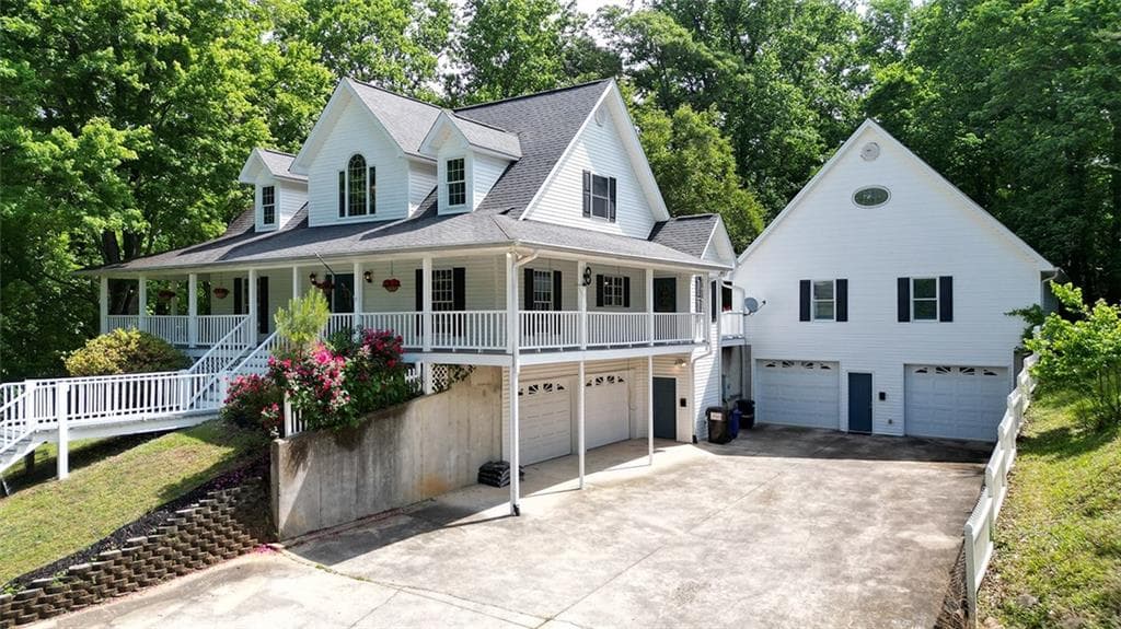 3 bedroom, 4 bathroom, 2,094 sq ft single family residence for sale at 3426 Clarks Bridge Road, Gainesville, GA 30506 — photo 2