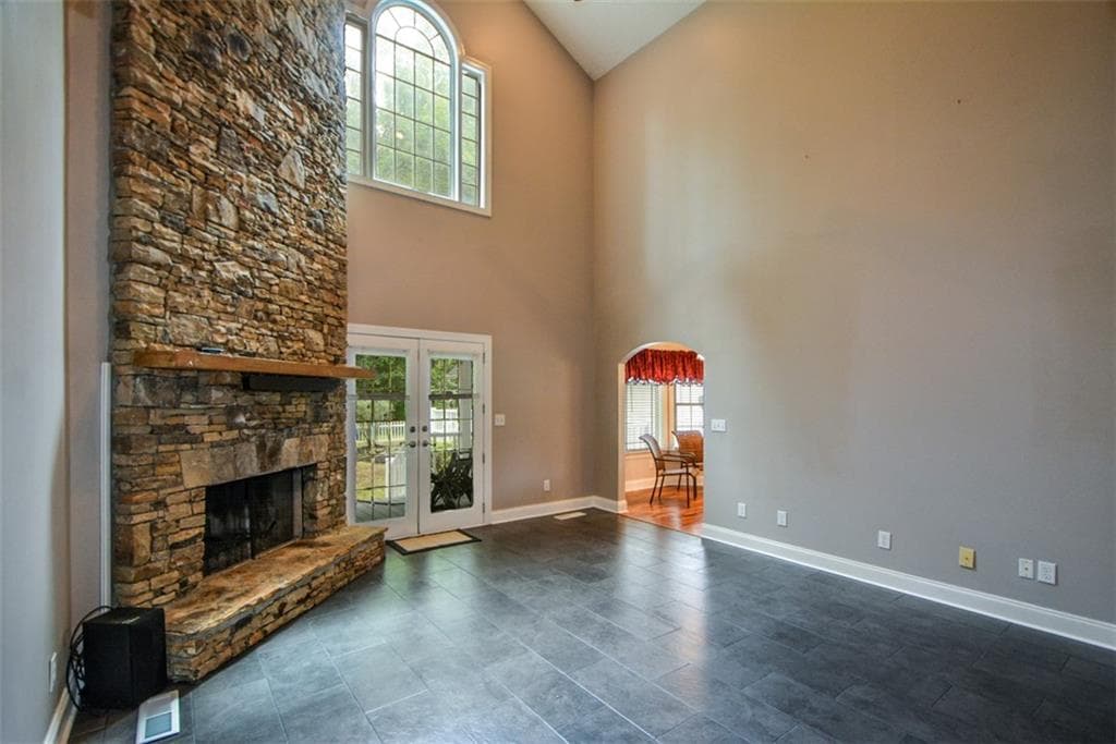 3 bedroom, 4 bathroom, 2,094 sq ft single family residence for sale at 3426 Clarks Bridge Road, Gainesville, GA 30506 — photo 5