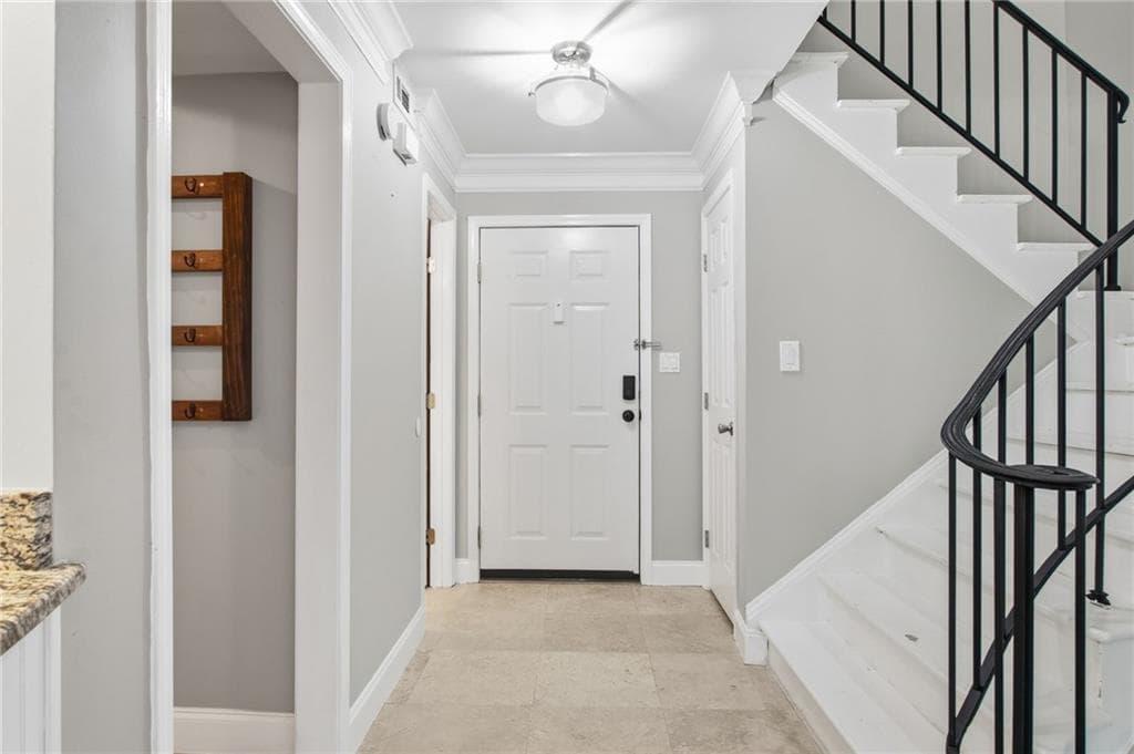 2 bedroom, 3 bathroom, 1,228 sq ft condominium for sale at 6980 Roswell Road C5, Sandy Springs, GA 30328 — photo 3