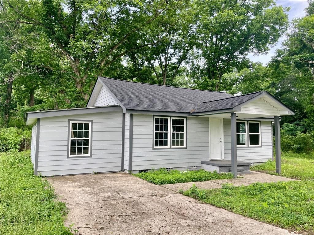 3 bedroom, 1 bathroom, 1,128 sq ft single family residence for sale at 212 Franklin Street, Manchester, GA 31816 — photo 3