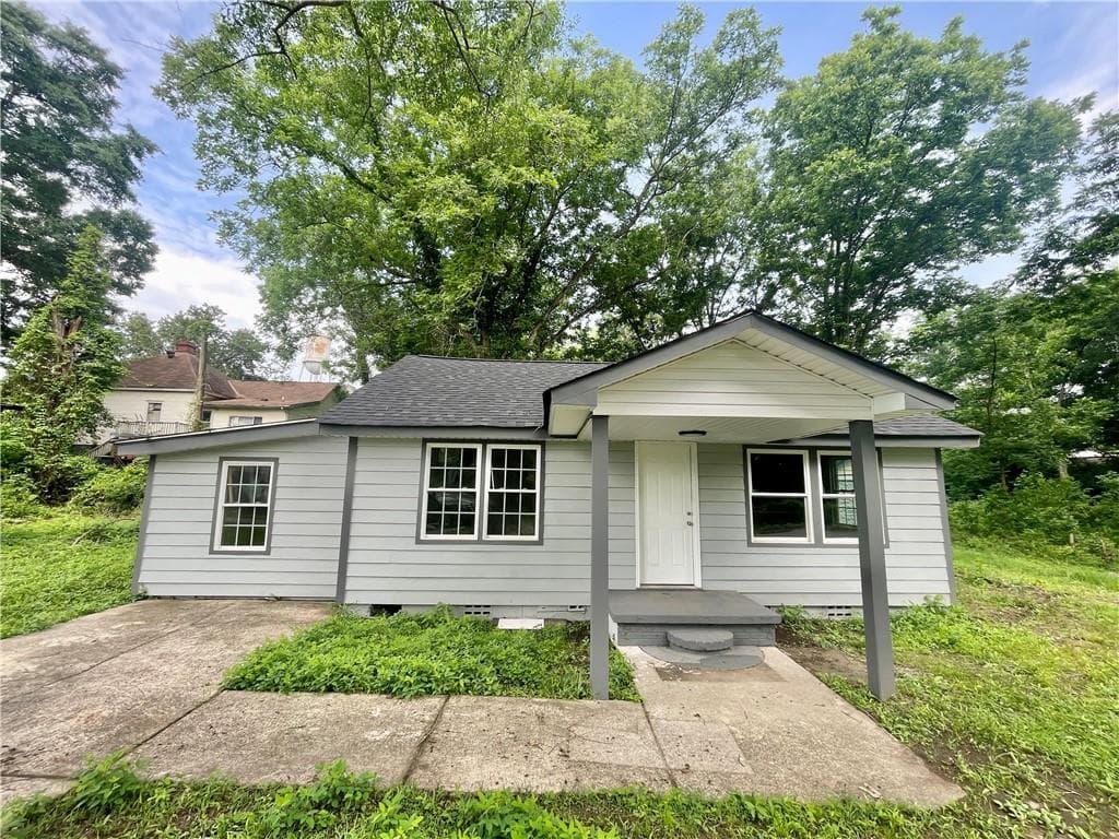 3 bedroom, 1 bathroom, 1,128 sq ft single family residence for sale at 212 Franklin Street, Manchester, GA 31816