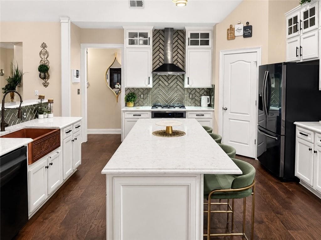 6 bedroom, 4 bathroom, 4,786 sq ft single family residence for sale at 1525 Hartford Terrace, Alpharetta, GA 30004 — photo 3