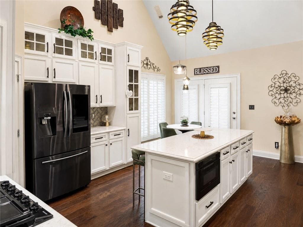 6 bedroom, 4 bathroom, 4,786 sq ft single family residence for sale at 1525 Hartford Terrace, Alpharetta, GA 30004 — photo 4