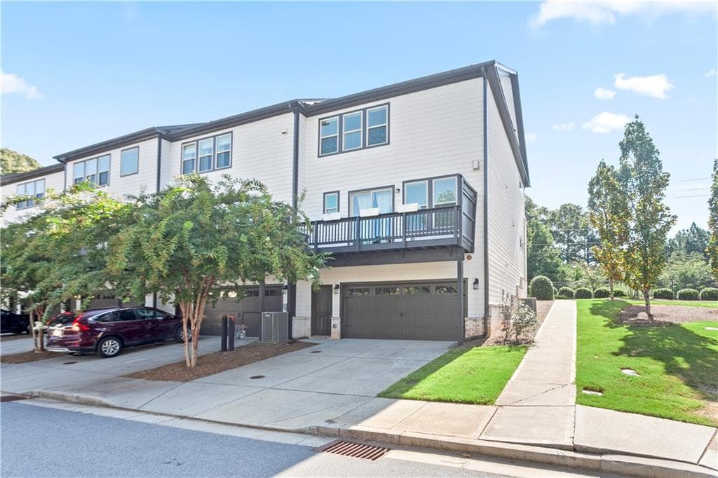 4 bedroom, 4 bathroom, 2,353 sq ft townhouse for sale at 4804 Highside Way, Smyrna, GA 30082 — photo 3