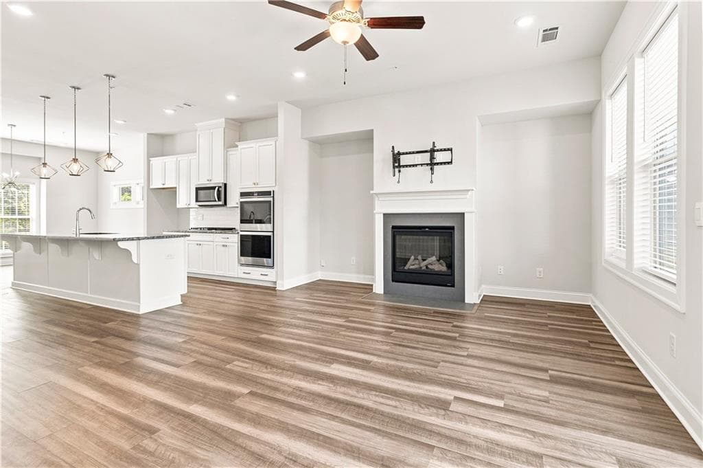 4 bedroom, 4 bathroom, 2,353 sq ft townhouse for sale at 4804 Highside Way, Smyrna, GA 30082 — photo 5