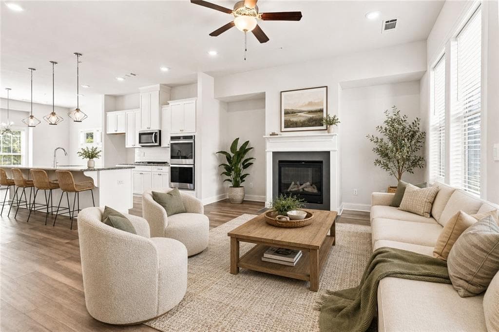 4 bedroom, 4 bathroom, 2,353 sq ft townhouse for sale at 4804 Highside Way, Smyrna, GA 30082 — photo 6