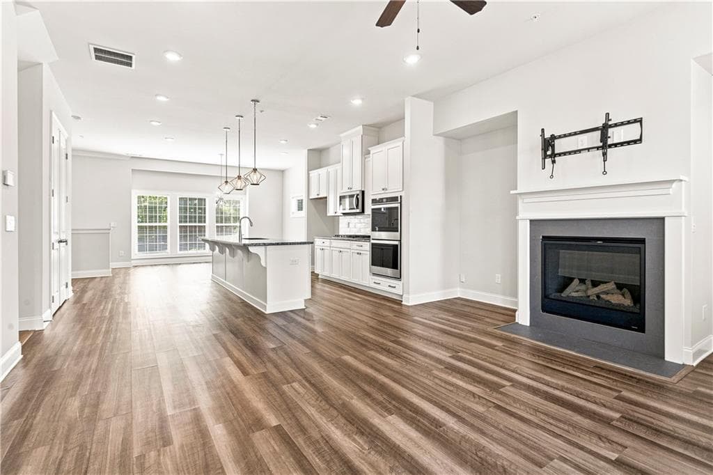 4 bedroom, 4 bathroom, 2,353 sq ft townhouse for sale at 4804 Highside Way, Smyrna, GA 30082 — photo 7