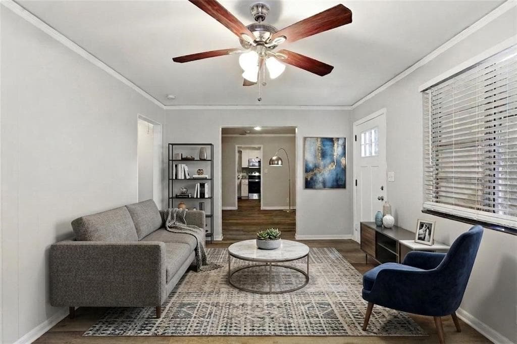 2 bedroom, 1 bathroom, 975 sq ft single family residence for sale at 2096 Dellwood Place, Decatur, GA 30032 — photo 2