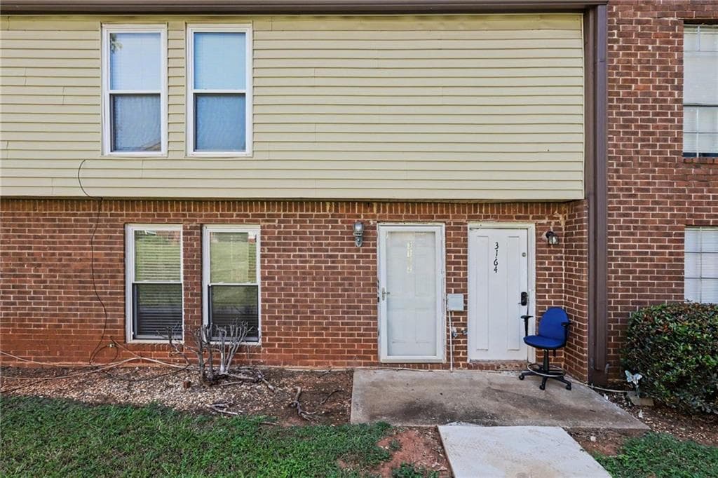 2 bedroom, 2 bathroom, 1,218 sq ft condominium for sale at 3162 Citrus Court, Decatur, GA 30034 — photo 2