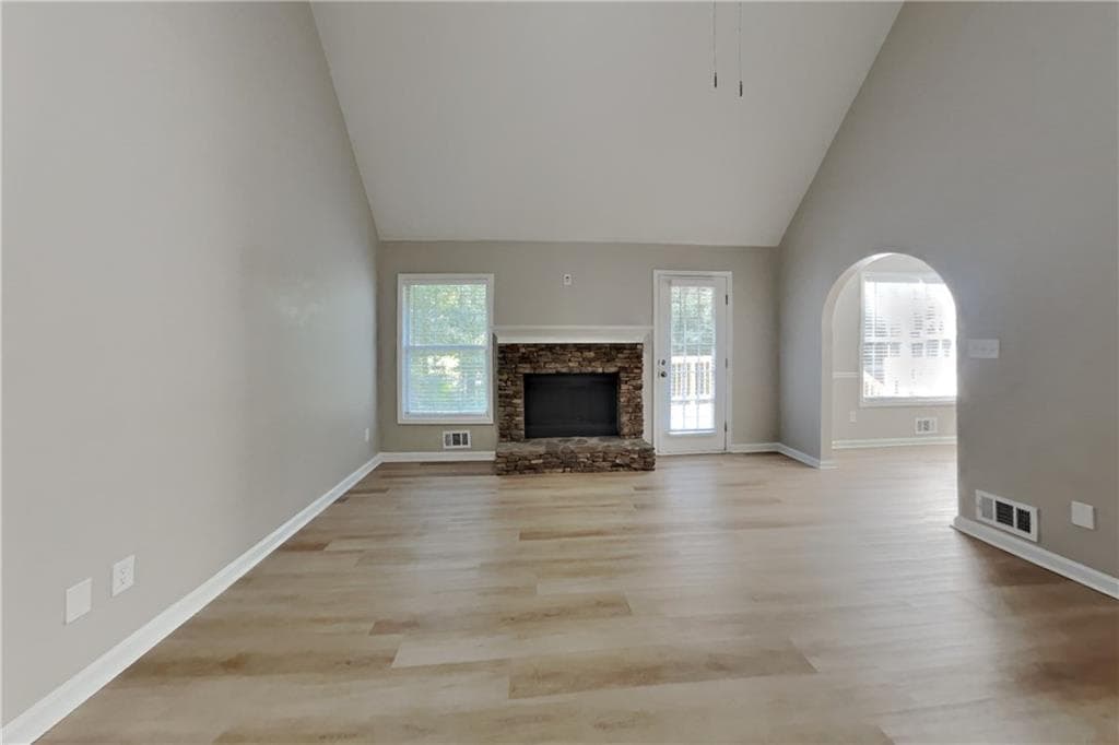 4 bedroom, 3 bathroom, 1,900 sq ft single family residence for rent at 1075 Crystal Water Drive, Lawrenceville, GA 30045 for $2,200 a month — photo 2