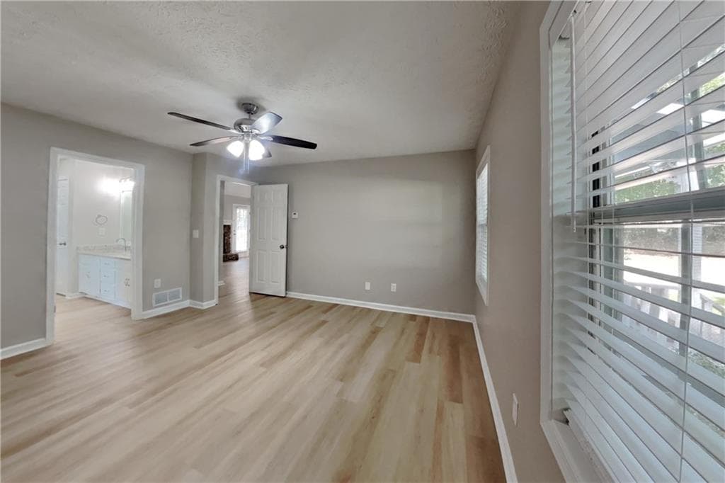 4 bedroom, 3 bathroom, 1,900 sq ft single family residence for rent at 1075 Crystal Water Drive, Lawrenceville, GA 30045 for $2,200 a month — photo 7