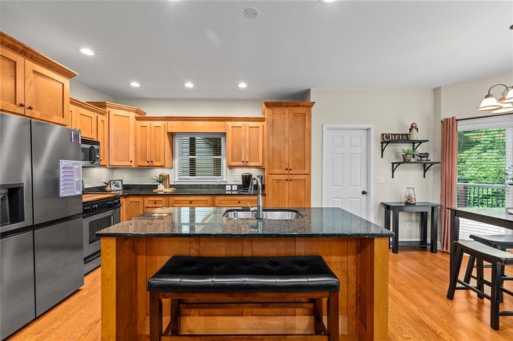 3 bedroom, 3 bathroom, 3,905 sq ft single family residence under contract at 575 Bessie Lane, Jasper, GA 30143 — photo 4