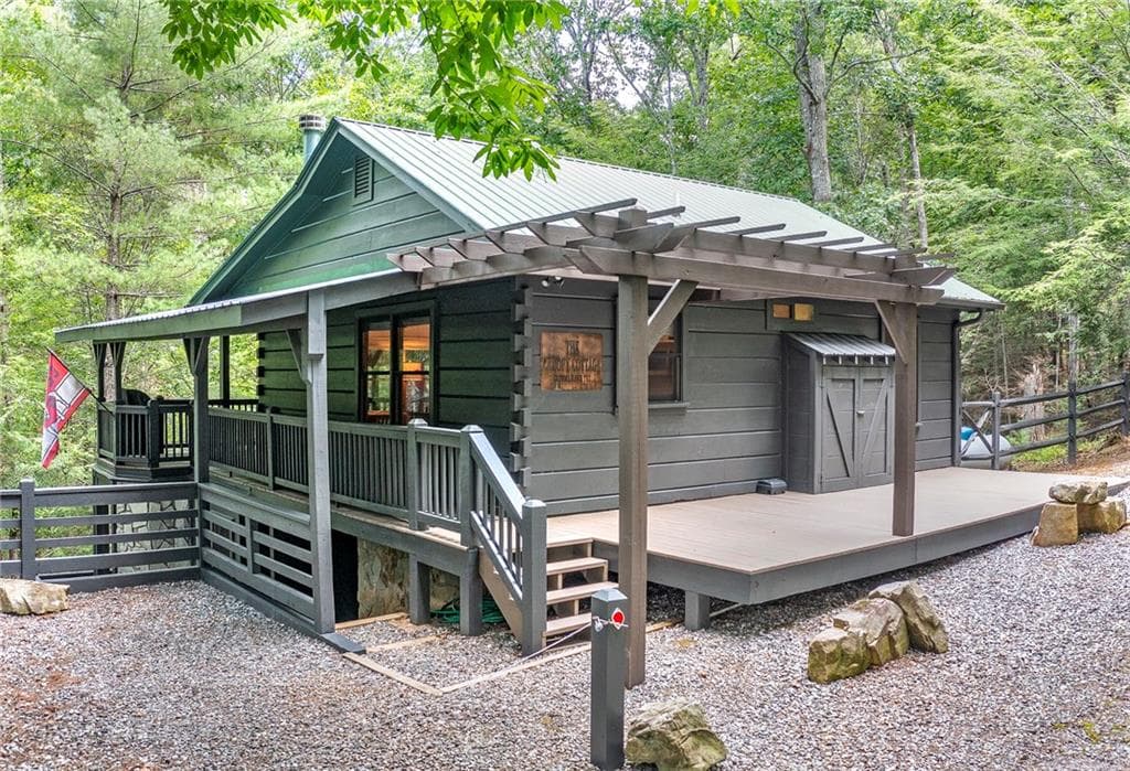 3 bedroom, 2 bathroom, 1,444 sq ft single family residence for sale at 78 Tomahawk Trail, Blue Ridge, GA 30513 — photo 1 of 41