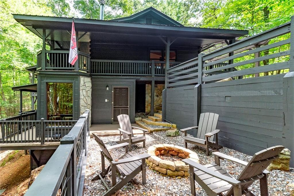 3 bedroom, 2 bathroom, 1,444 sq ft single family residence for sale at 78 Tomahawk Trail, Blue Ridge, GA 30513 — photo 2