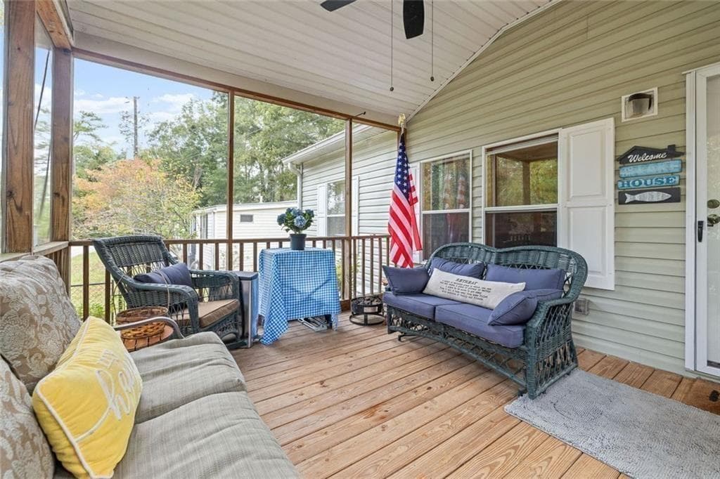 3 bedroom, 2 bathroom, 1,120 sq ft single family residence for sale at 5535 Mount Shores Circle, Gainesville, GA 30506 — photo 4