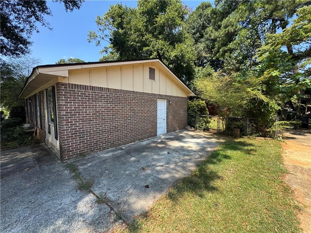 4 bedroom, 2 bathroom, 1,326 sq ft single family residence for sale at 723 Sheffield Road, Norcross, GA 30071 — photo 10