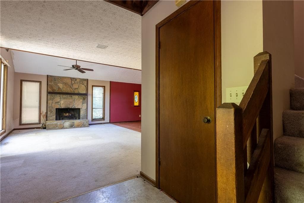 4 bedroom, 3 bathroom, 2,500 sq ft single family residence for sale at 1100 Pine Grove Pointe Drive, Roswell, GA 30075 — photo 3