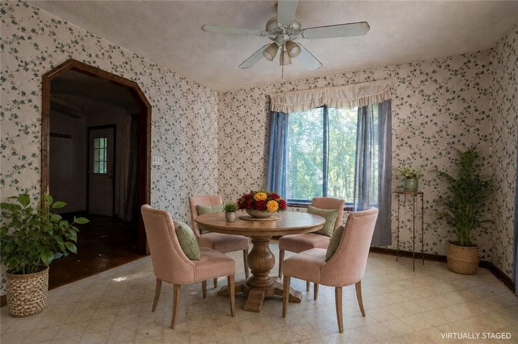 4 bedroom, 3 bathroom, 2,500 sq ft single family residence for sale at 1100 Pine Grove Pointe Drive, Roswell, GA 30075 — photo 8