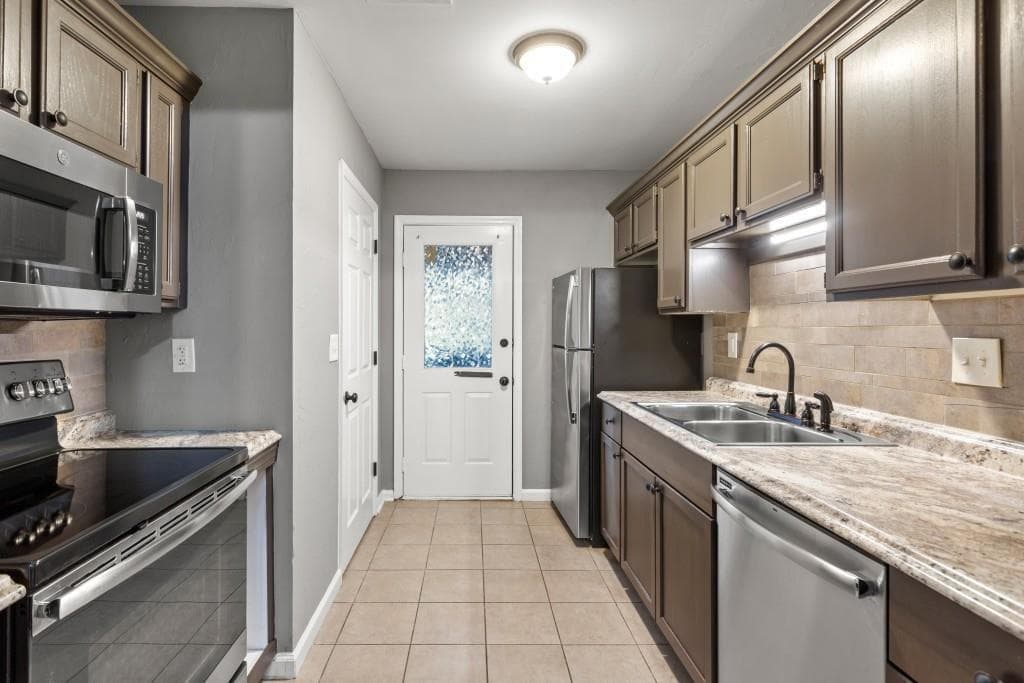 2 bedroom, 2 bathroom, 1,088 sq ft duplex for rent at 1992 Cooper Lake Drive, Smyrna, GA 30080 for $1,800 a month — photo 10