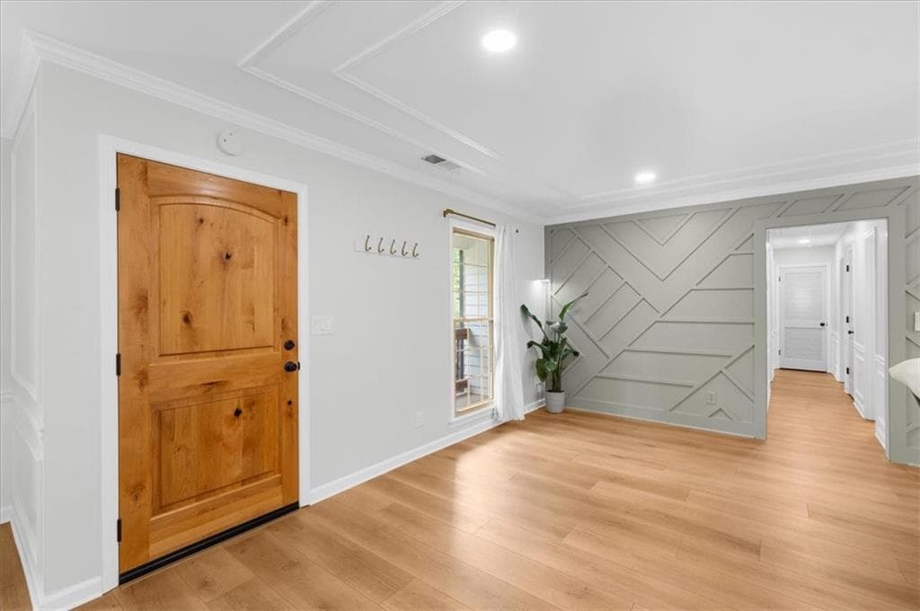3 bedroom, 2 bathroom, 1,570 sq ft single family residence for sale at 330 Monivea Lane, Roswell, GA 30075 — photo 5