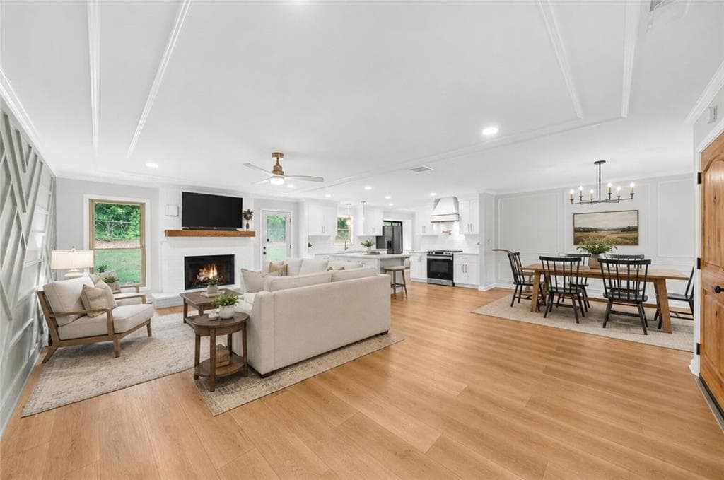 3 bedroom, 2 bathroom, 1,570 sq ft single family residence for sale at 330 Monivea Lane, Roswell, GA 30075 — photo 6