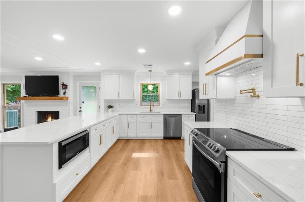 3 bedroom, 2 bathroom, 1,570 sq ft single family residence for sale at 330 Monivea Lane, Roswell, GA 30075 — photo 9