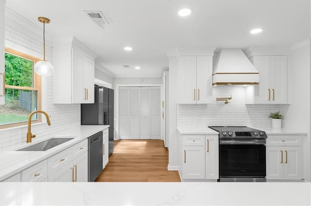 3 bedroom, 2 bathroom, 1,570 sq ft single family residence for sale at 330 Monivea Lane, Roswell, GA 30075 — photo 10