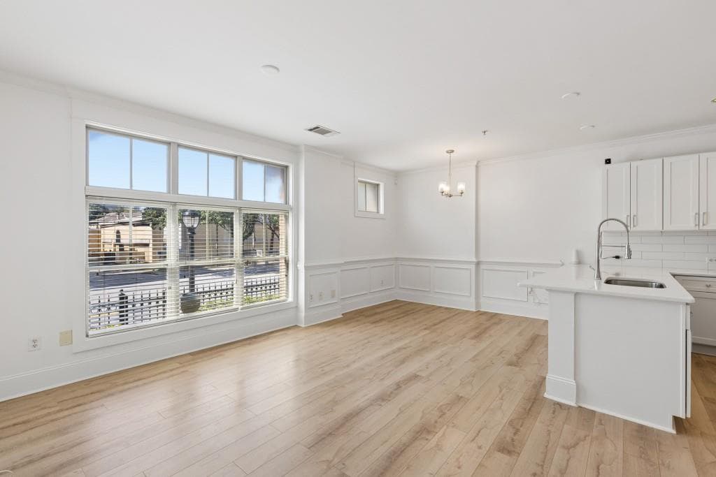 1 bedroom, 1 bathroom, 716 sq ft condominium for sale at 625 Piedmont Avenue 107, Atlanta, GA 30308 — photo 3