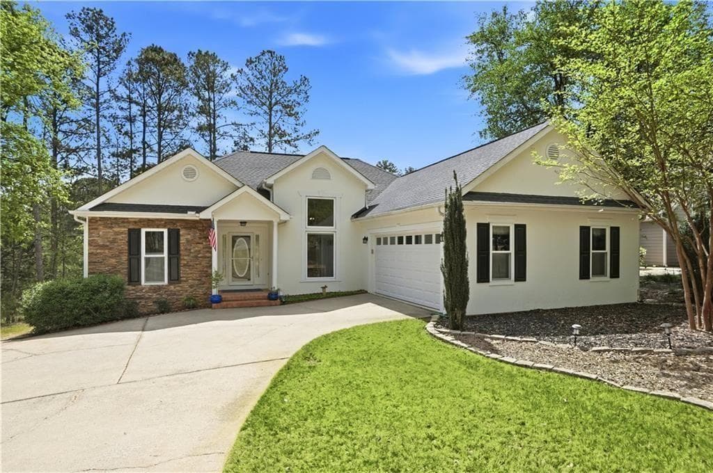 3 bedroom, 2 bathroom, 1,674 sq ft single family residence under contract at 4209 Green Court, Villa Rica, GA 30180