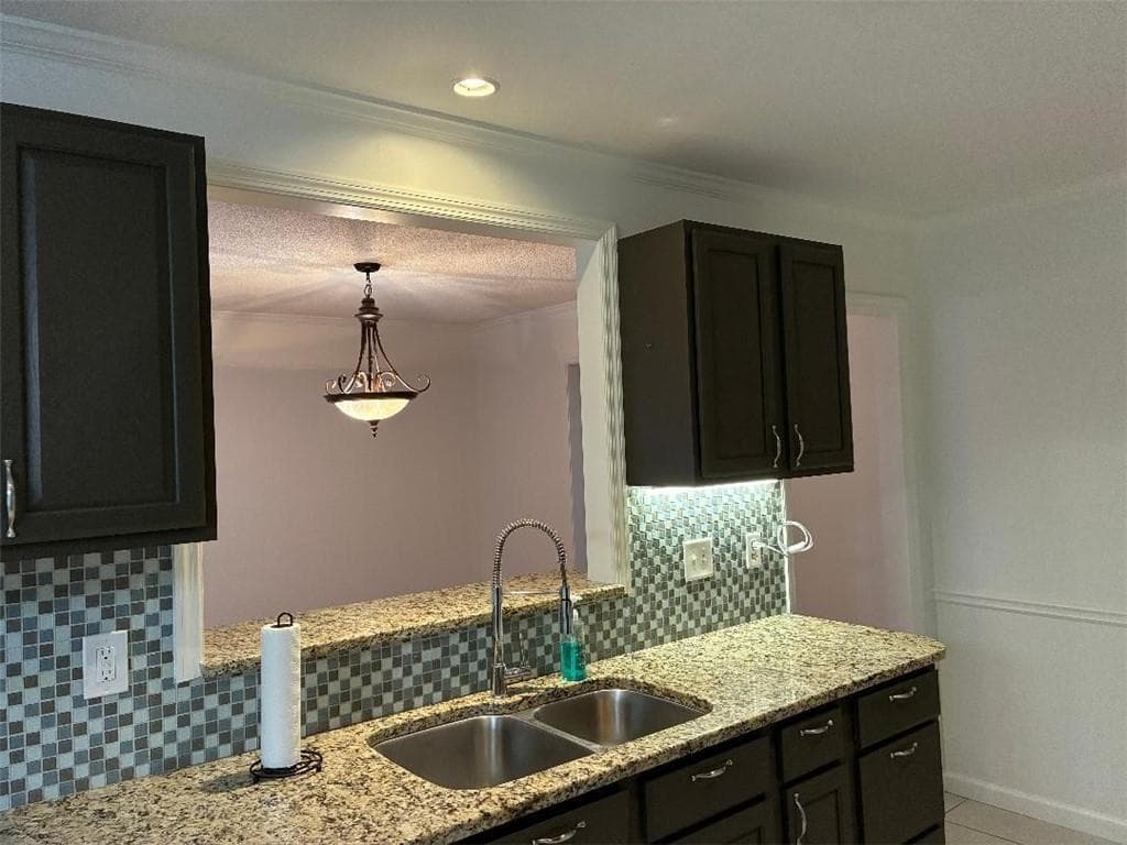 3 bedroom, 3 bathroom, 1,758 sq ft single family residence under contract at 143 Stonybrook Court, Athens, GA 30605 — photo 3