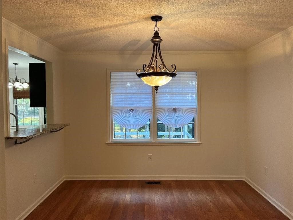 3 bedroom, 3 bathroom, 1,758 sq ft single family residence under contract at 143 Stonybrook Court, Athens, GA 30605 — photo 4
