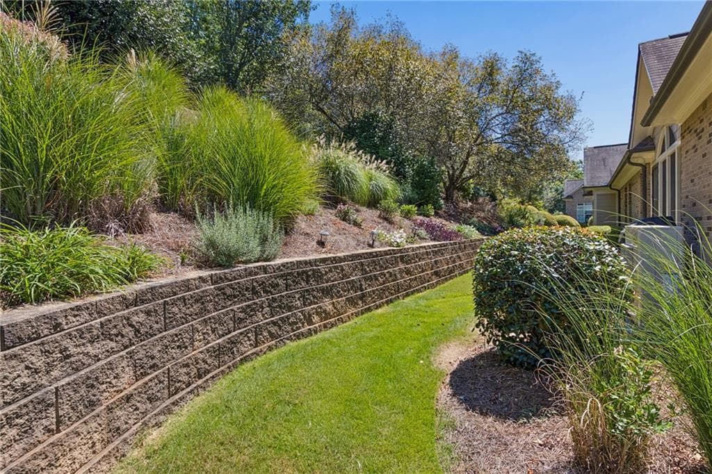 3 bedroom, 3 bathroom, 2,216 sq ft condominium for sale at 2712 Middlecreek Way 2712, Cumming, GA 30041 — photo 5