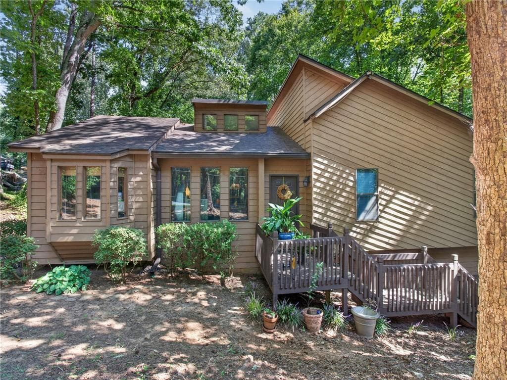 4 bedroom, 3 bathroom, 1,664 sq ft single family residence under contract at 5215 Ferry Creek Lane, Acworth, GA 30102