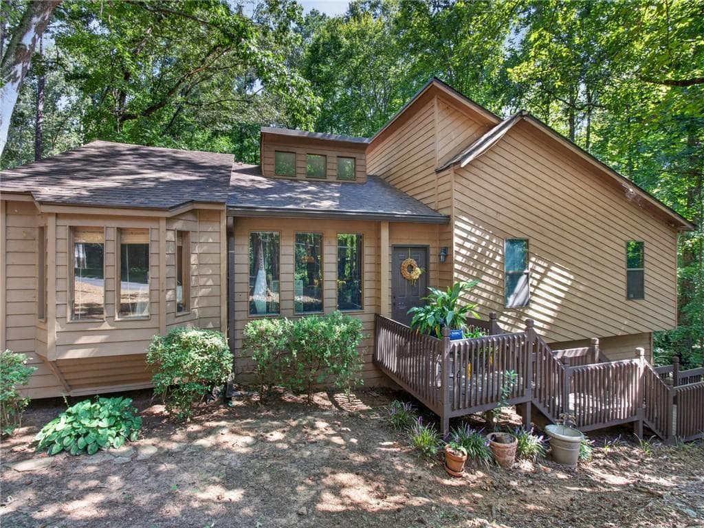 4 bedroom, 3 bathroom, 1,664 sq ft single family residence under contract at 5215 Ferry Creek Lane, Acworth, GA 30102 — photo 2